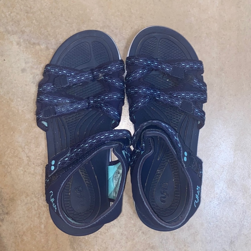 Women’s sandals